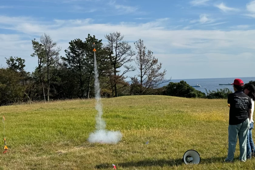 モデルロケットの製作・打上げ体験