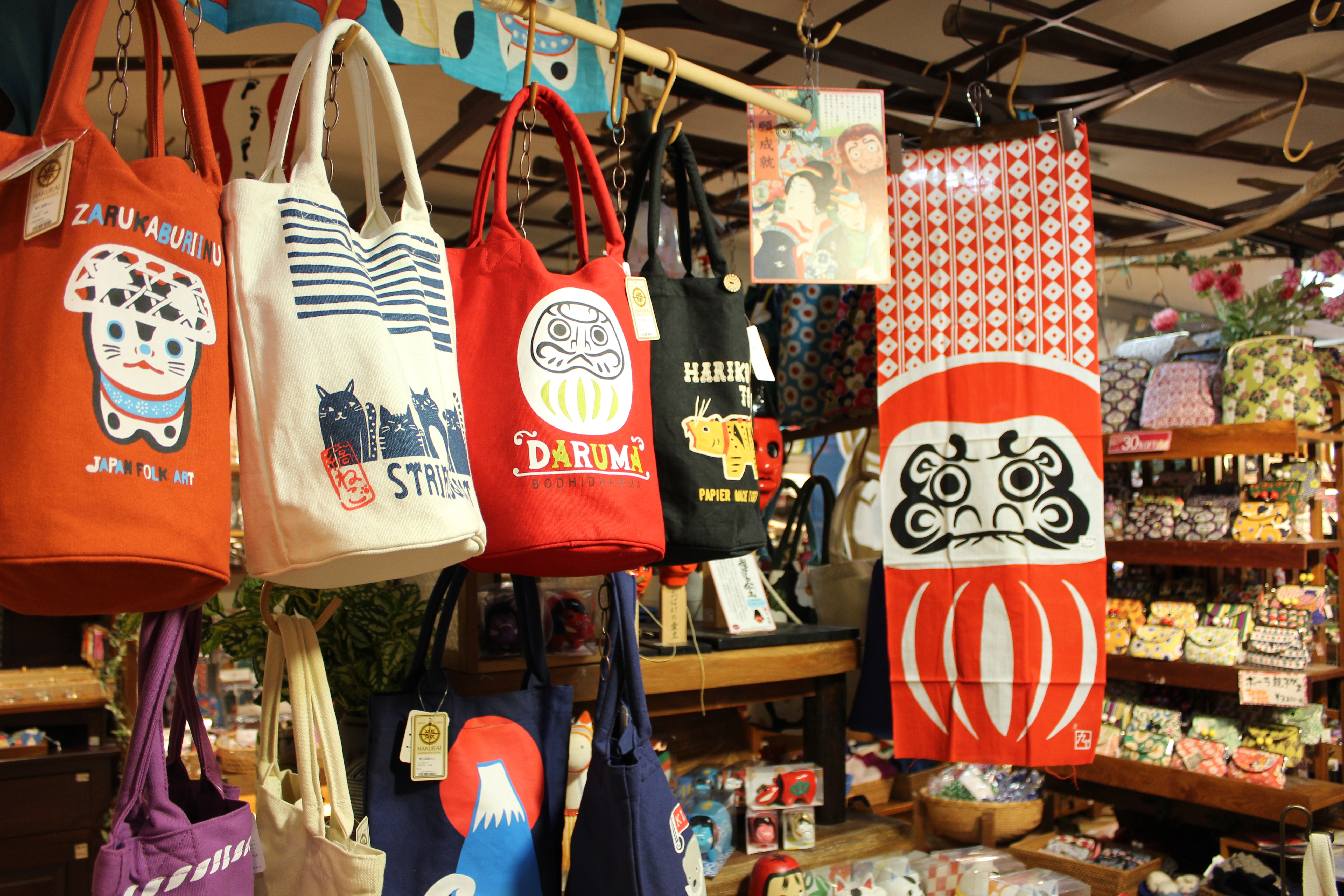 新宿でお土産を探すなら チャイハネ へ 和風の可愛い雑貨が見つかる Japan Shopping Now