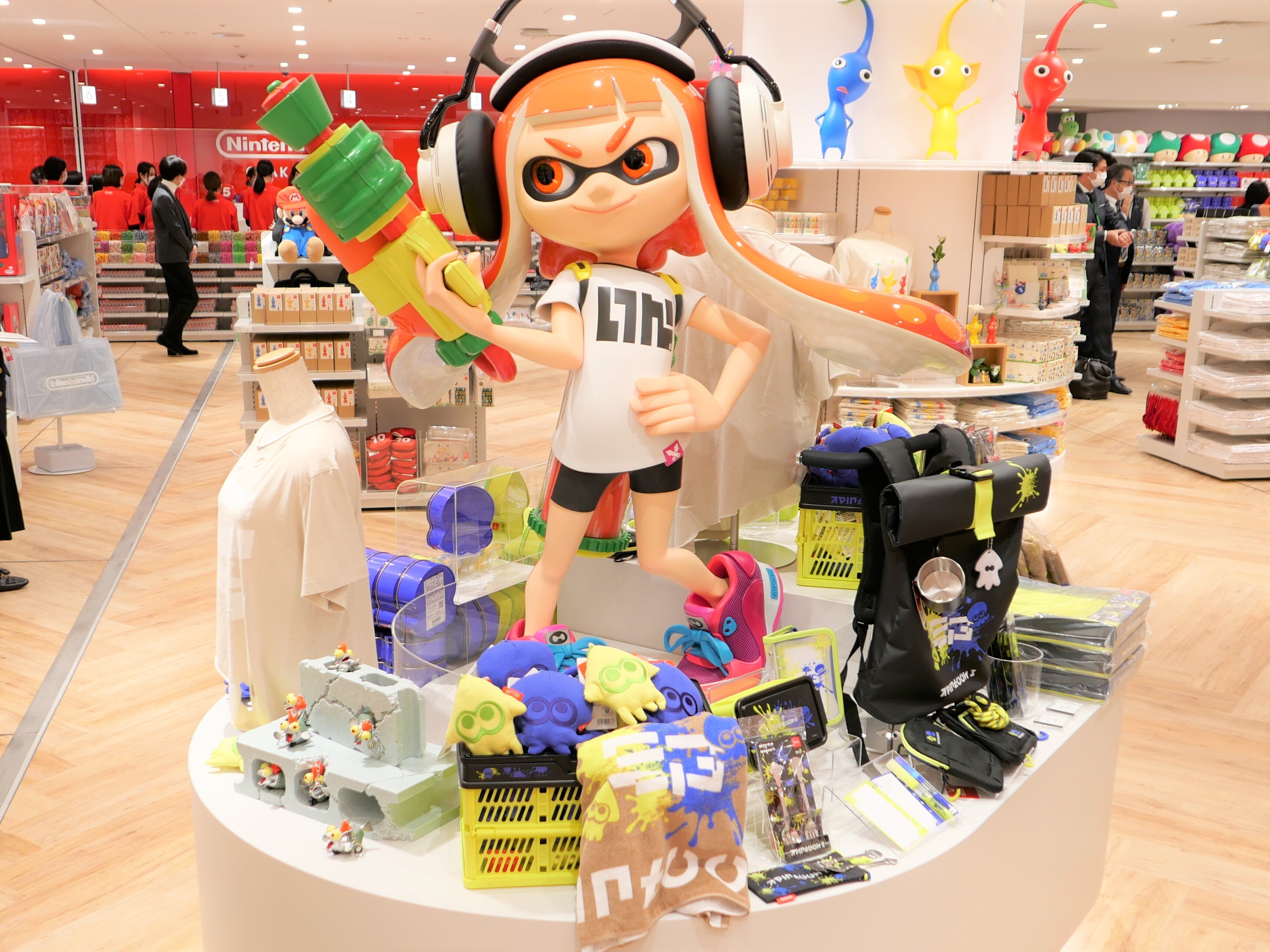 Nintendo Osaka Superstore Opens With New Merchandise - Siliconera