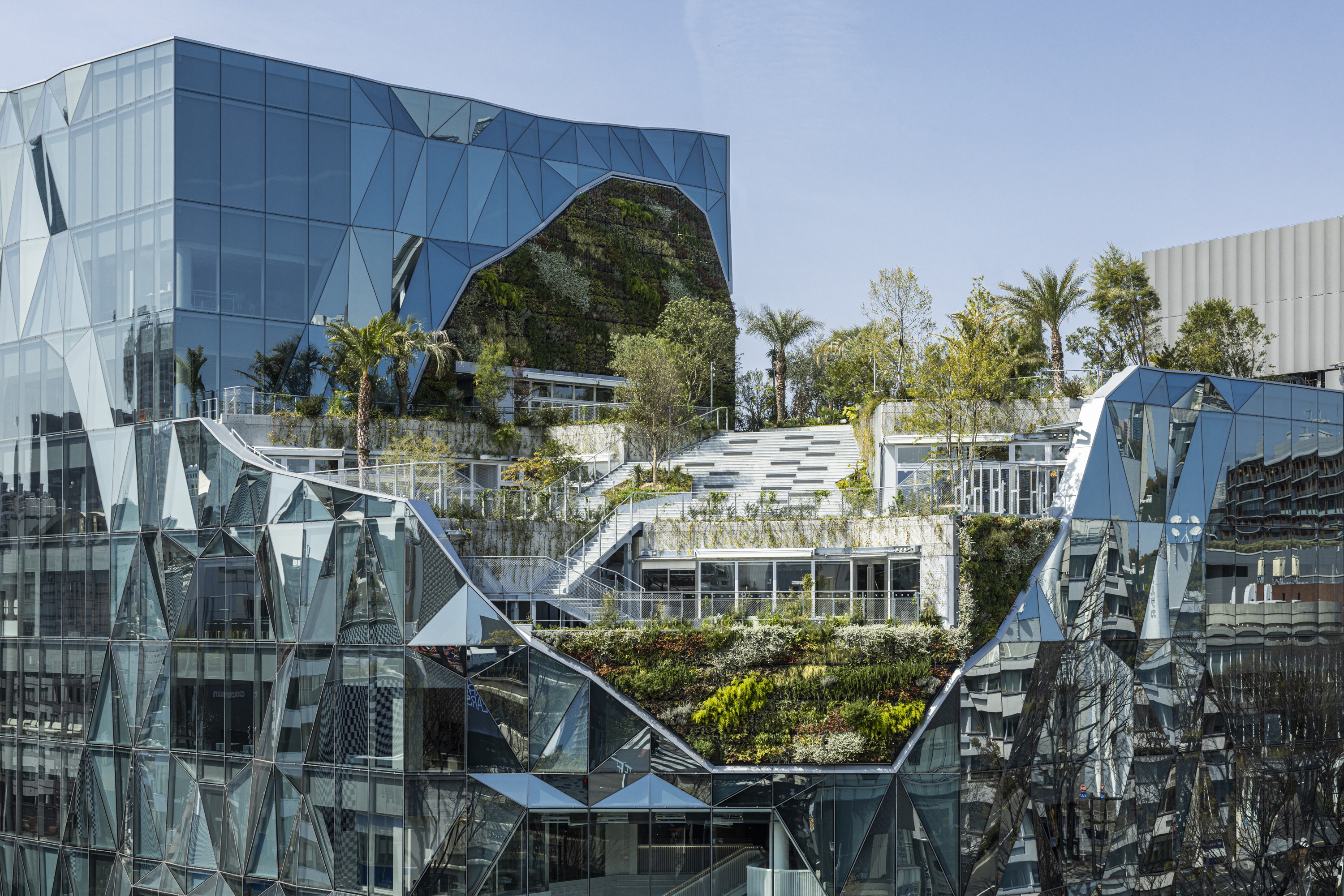 楽しみ方は自由自在！原宿の新ランドマーク「ハラカド」で、食べる